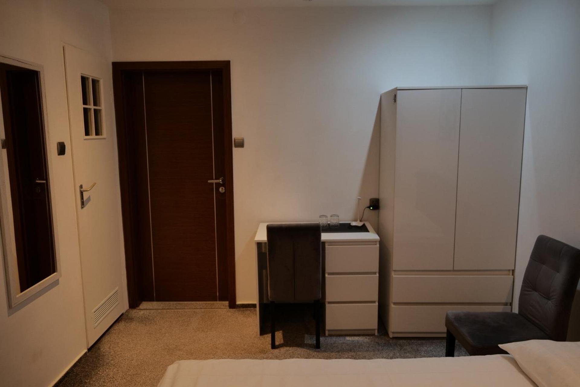 Azymut Hotel - Restauracja Andrespol Buitenkant foto