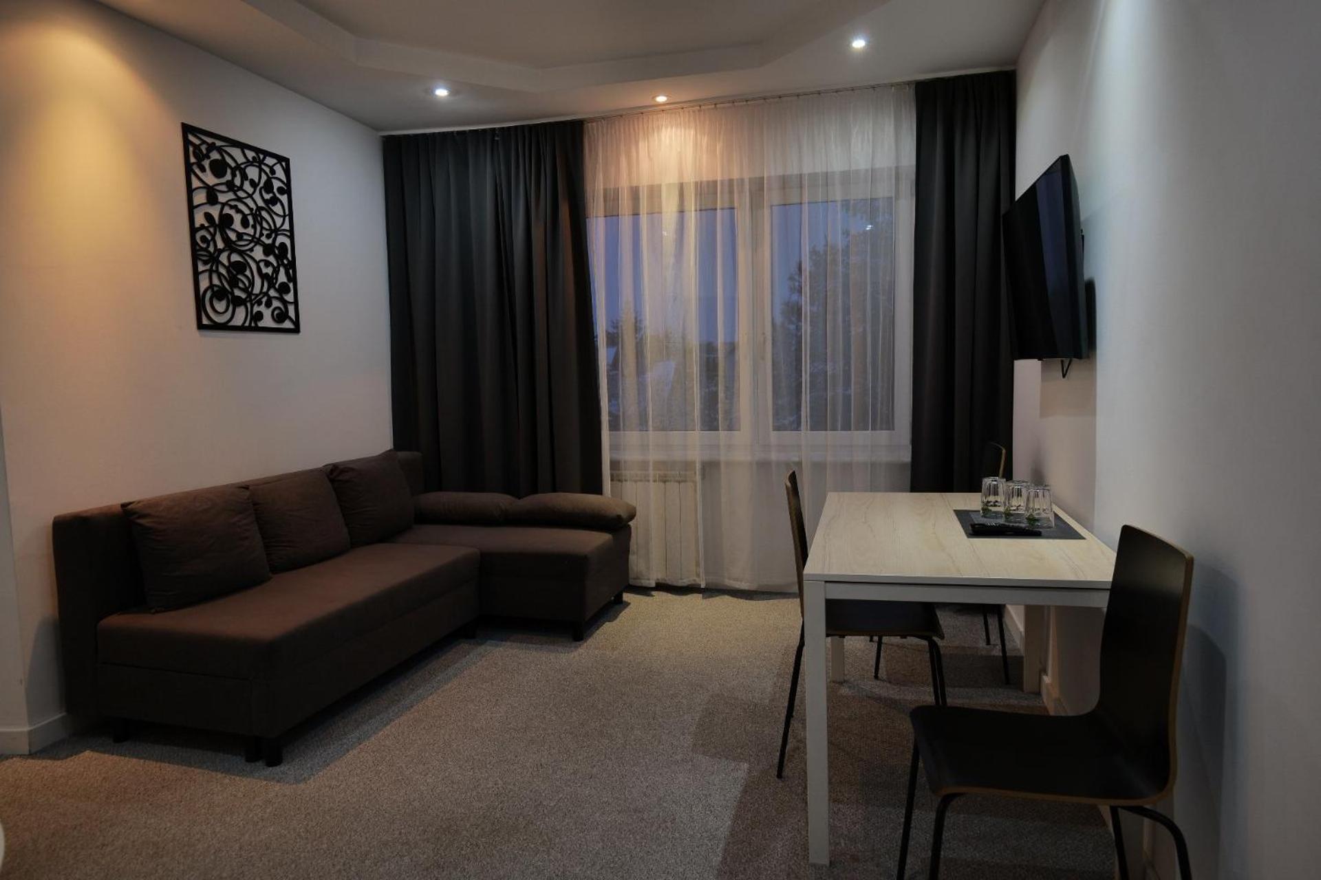 Azymut Hotel - Restauracja Andrespol Buitenkant foto