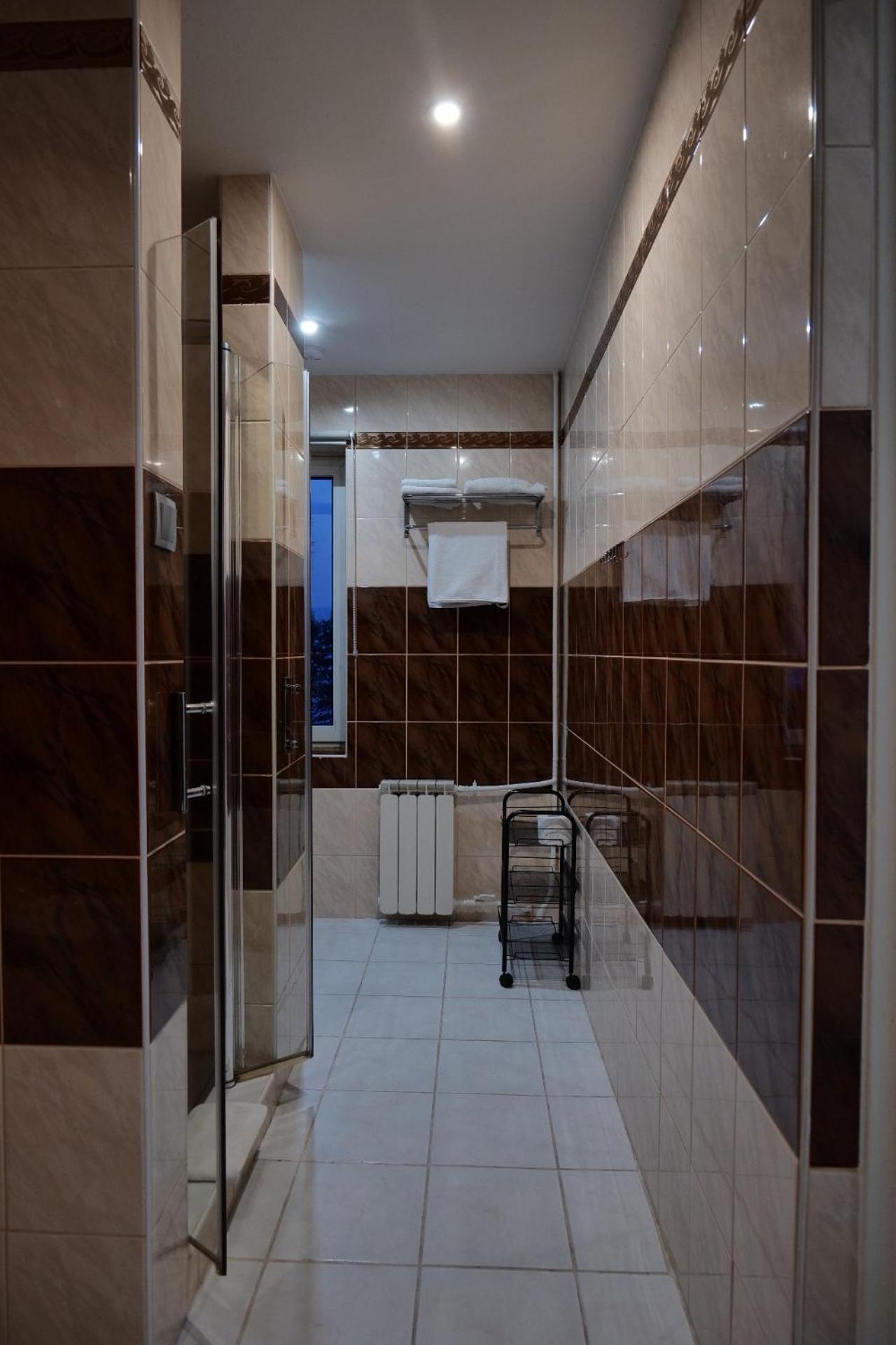 Azymut Hotel - Restauracja Andrespol Buitenkant foto