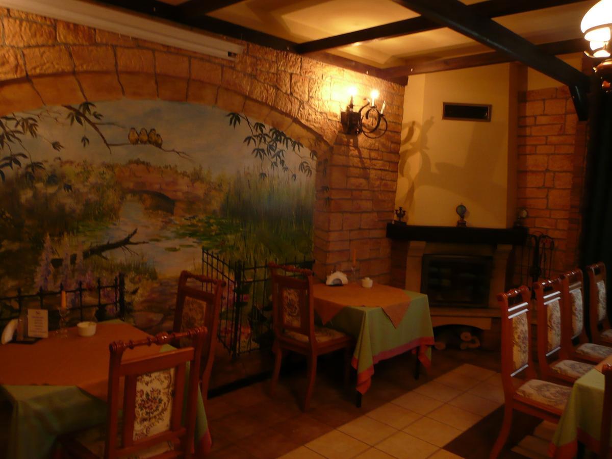 Azymut Hotel - Restauracja Andrespol Buitenkant foto